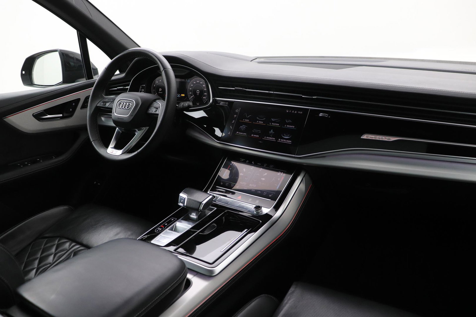 Audi Q7 60 TFSI e Quattro Competition | Luchtvering | Panoramadak | Head-Up | 22 inch