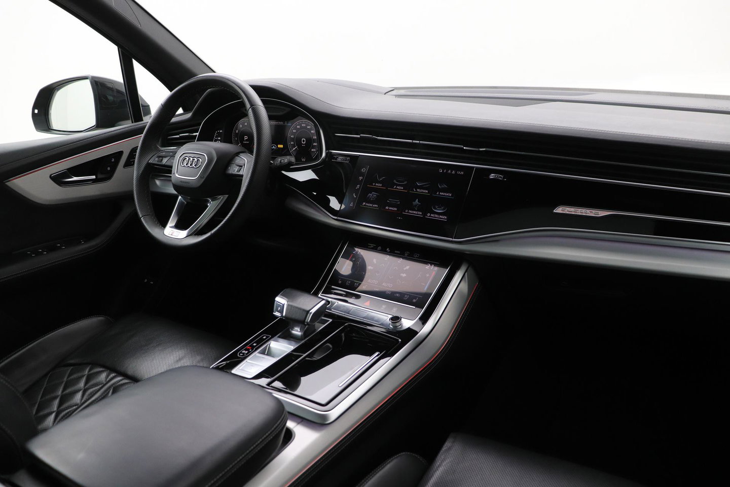 Audi Q7 60 TFSI e Quattro Competition | Luchtvering | Panoramadak | Head-Up | 22 inch