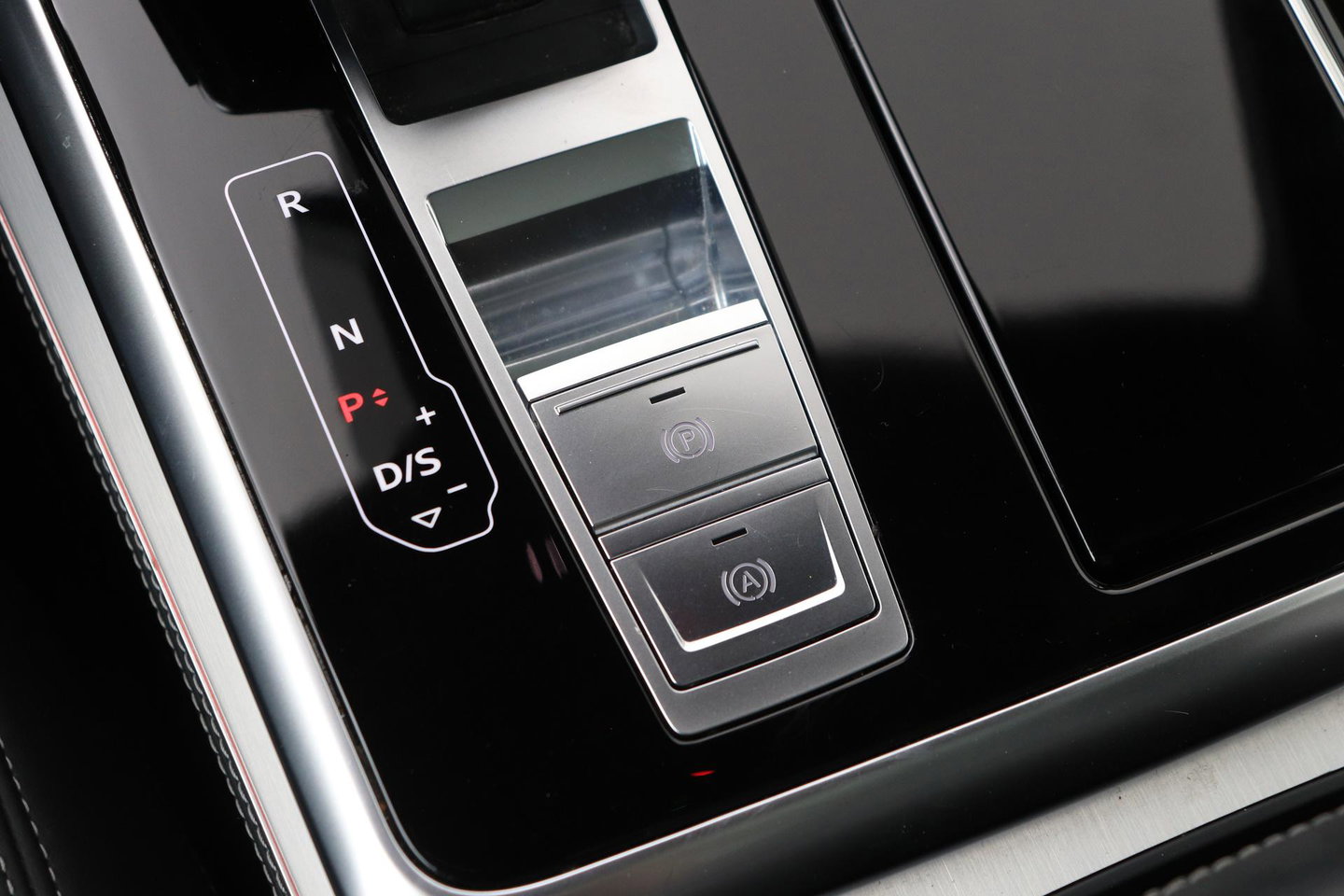 Audi Q7 60 TFSI e Quattro Competition | Luchtvering | Panoramadak | Head-Up | 22 inch