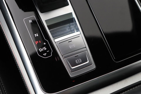 Audi Q7 60 TFSI e Quattro Competition | Luchtvering | Panoramadak | Head-Up | 22 inch