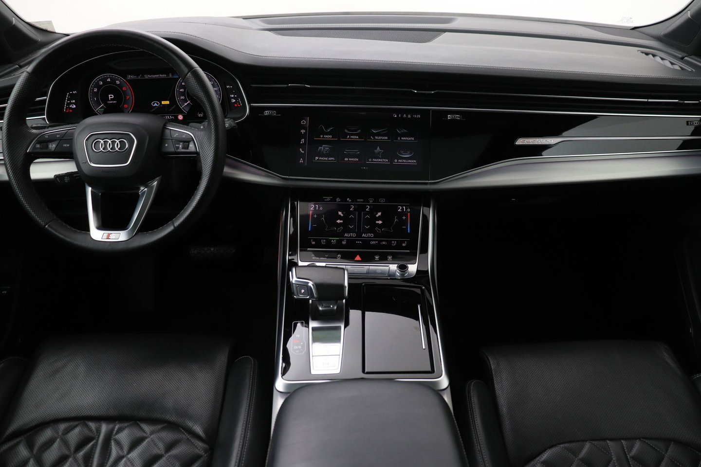 Audi Q7 60 TFSI e Quattro Competition | Luchtvering | Panoramadak | Head-Up | 22 inch