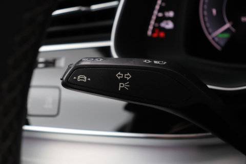 Audi Q7 60 TFSI e Quattro Competition | Luchtvering | Panoramadak | Head-Up | 22 inch