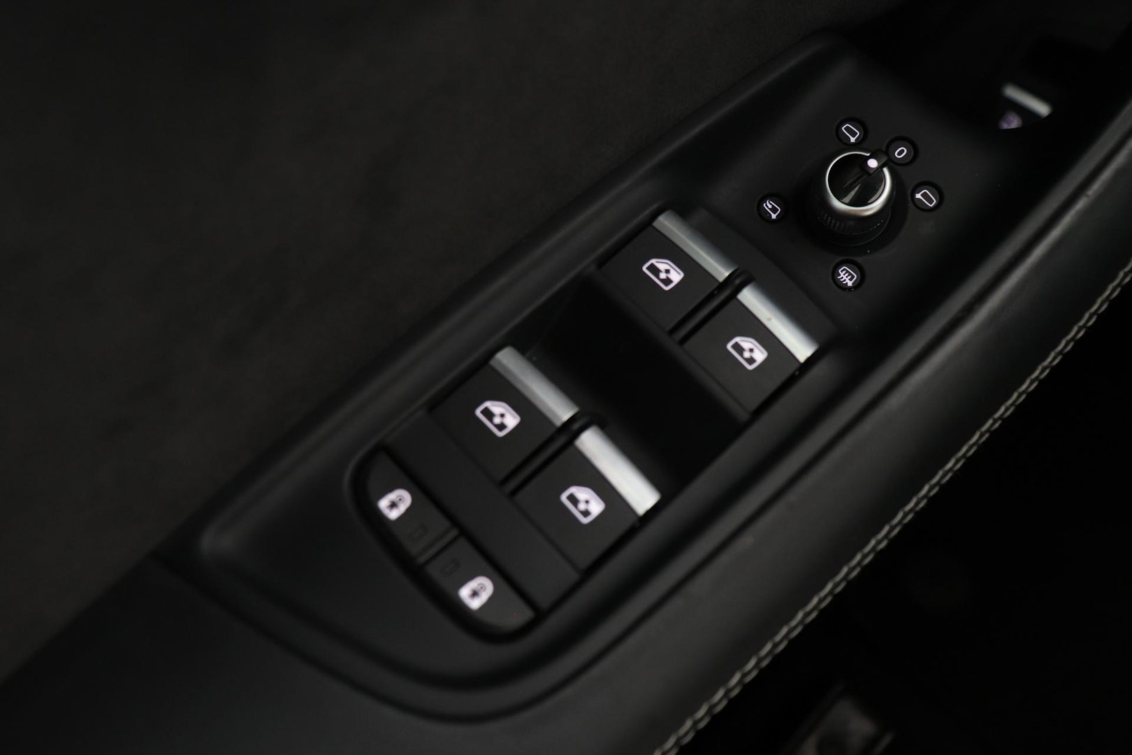 Audi Q7 60 TFSI e Quattro Competition | Luchtvering | Panoramadak | Head-Up | 22 inch