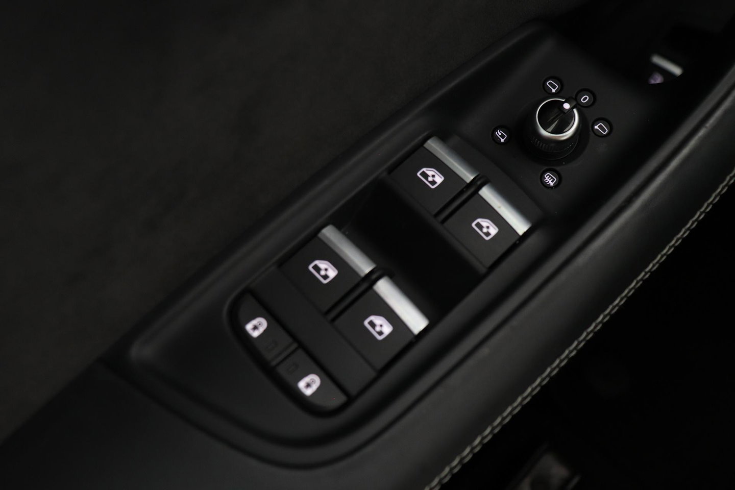 Audi Q7 60 TFSI e Quattro Competition | Luchtvering | Panoramadak | Head-Up | 22 inch