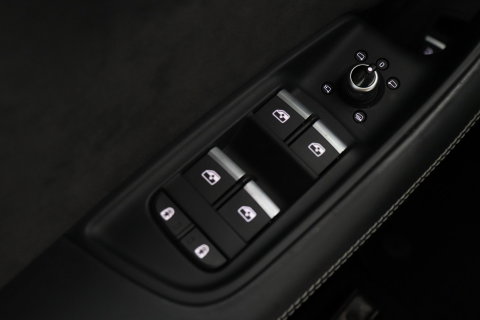 Audi Q7 60 TFSI e Quattro Competition | Luchtvering | Panoramadak | Head-Up | 22 inch