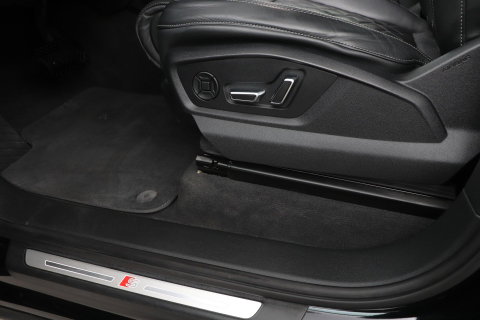 Audi Q7 60 TFSI e Quattro Competition | Luchtvering | Panoramadak | Head-Up | 22 inch