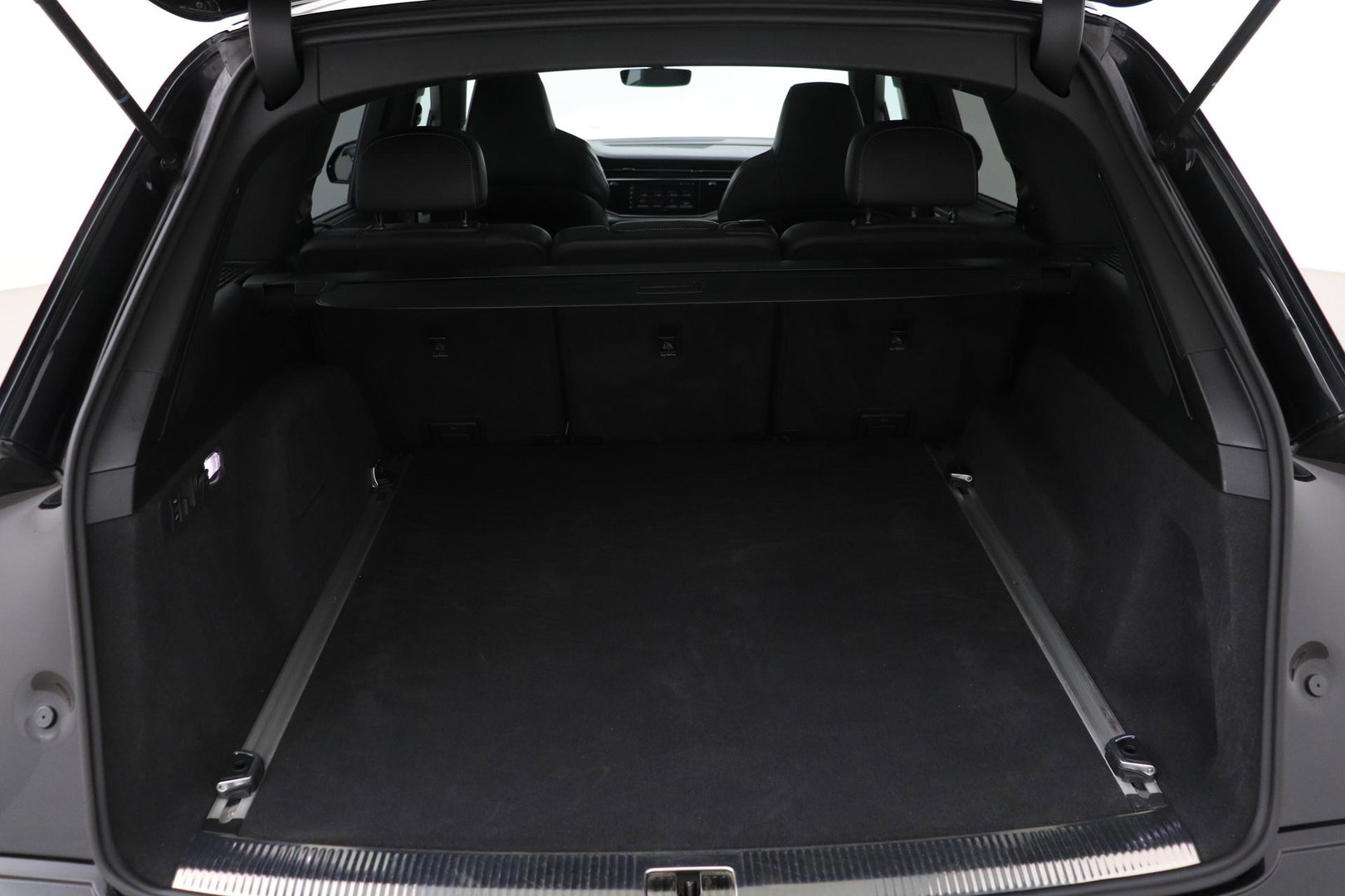 Audi Q7 60 TFSI e Quattro Competition | Luchtvering | Panoramadak | Head-Up | 22 inch