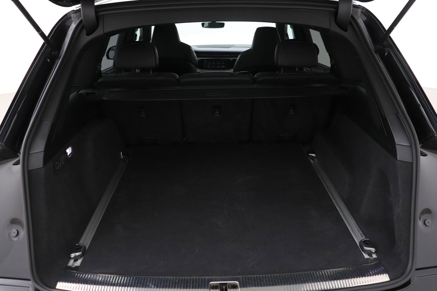 Audi Q7 60 TFSI e Quattro Competition | Luchtvering | Panoramadak | Head-Up | 22 inch