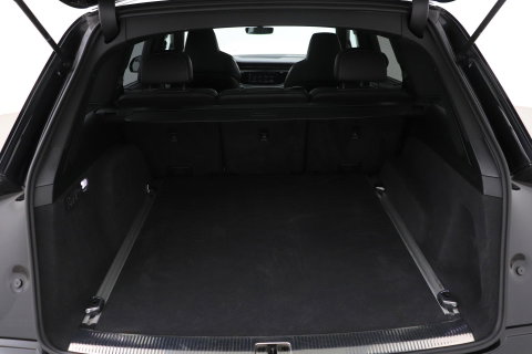 Audi Q7 60 TFSI e Quattro Competition | Luchtvering | Panoramadak | Head-Up | 22 inch