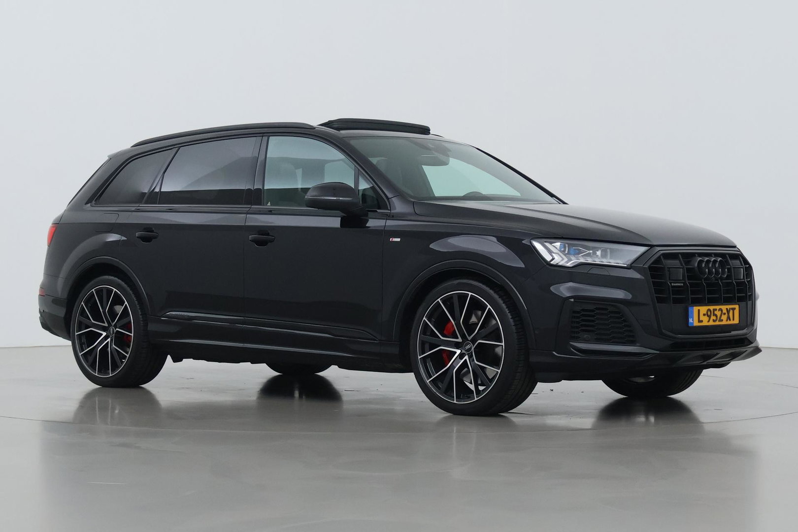 Audi Q7 60 TFSI e Quattro Competition | Luchtvering | Panoramadak | Head-Up | 22 inch