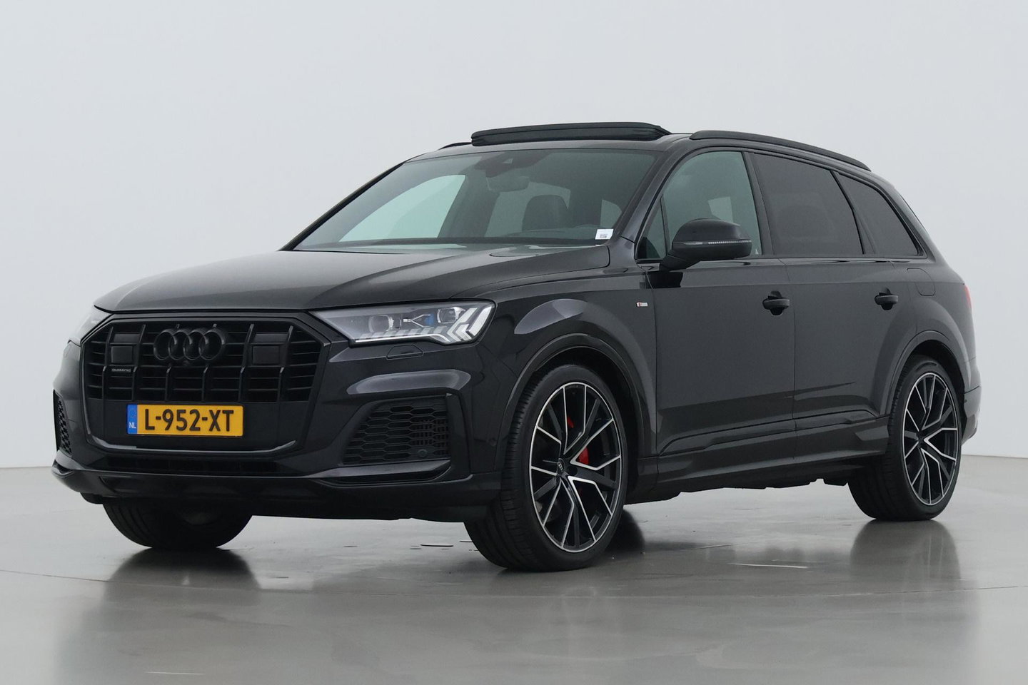 Audi Q7 60 TFSI e Quattro Competition | Luchtvering | Panoramadak | Head-Up | 22 inch
