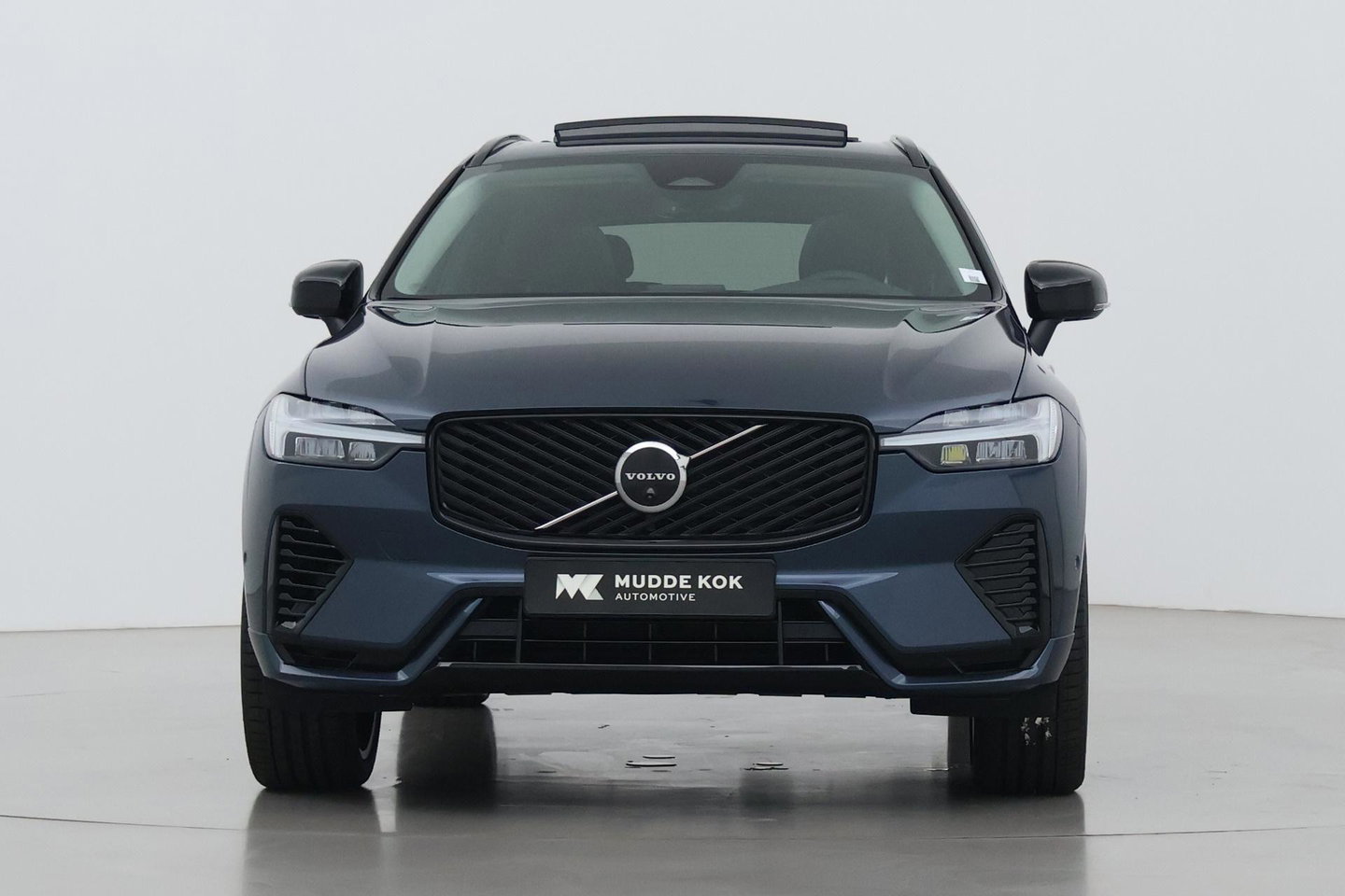 Volvo XC60 T8 Plug-in hybrid Plus Dark | ACC | Harman/Kardon | Panoramadak | Head-Up | Memory | Stoelventilatie