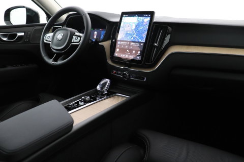 Volvo XC60 T8 Plug-in hybrid Plus Dark | ACC | Harman/Kardon | Panoramadak | Head-Up | Memory | Stoelventilatie