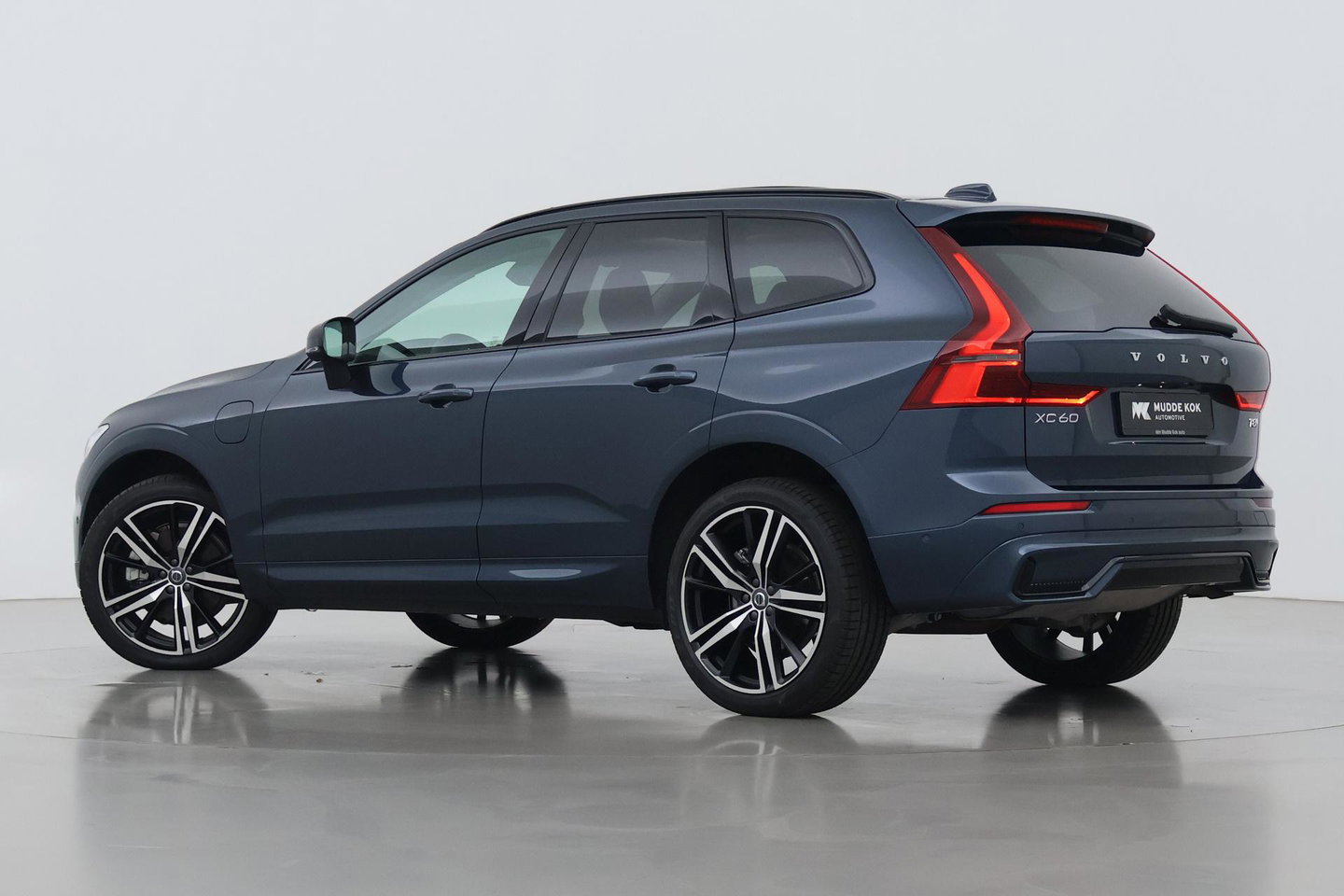 Volvo XC60 T8 Plug-in hybrid Plus Dark | ACC | Harman/Kardon | Panoramadak | Head-Up | Memory | Stoelventilatie
