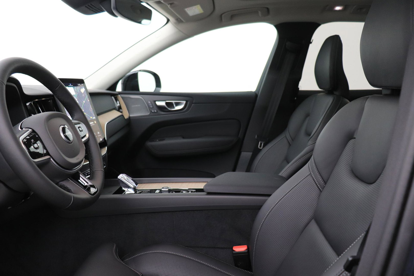 Volvo XC60 T8 Plug-in hybrid Plus Dark | ACC | Harman/Kardon | Panoramadak | Head-Up | Memory | Stoelventilatie
