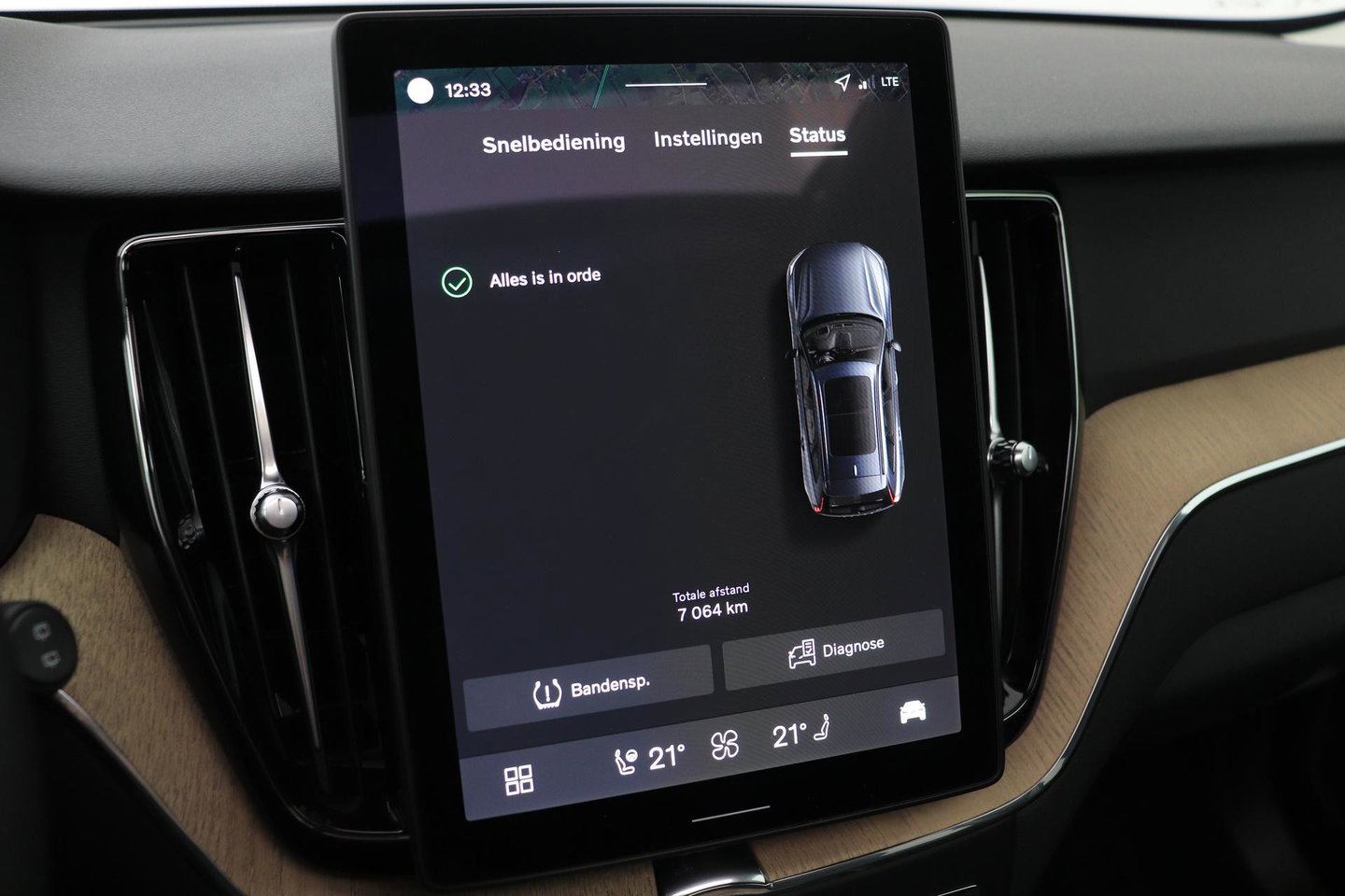 Volvo XC60 T8 Plug-in hybrid Plus Dark | ACC | Harman/Kardon | Panoramadak | Head-Up | Memory | Stoelventilatie