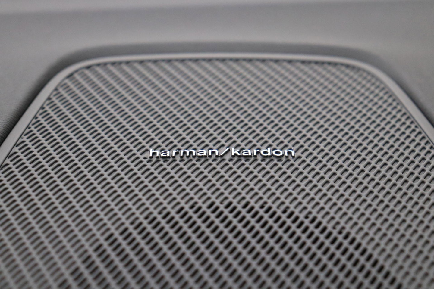 Volvo XC60 T8 Plug-in hybrid Plus Dark | ACC | Harman/Kardon | Panoramadak | Head-Up | Memory | Stoelventilatie