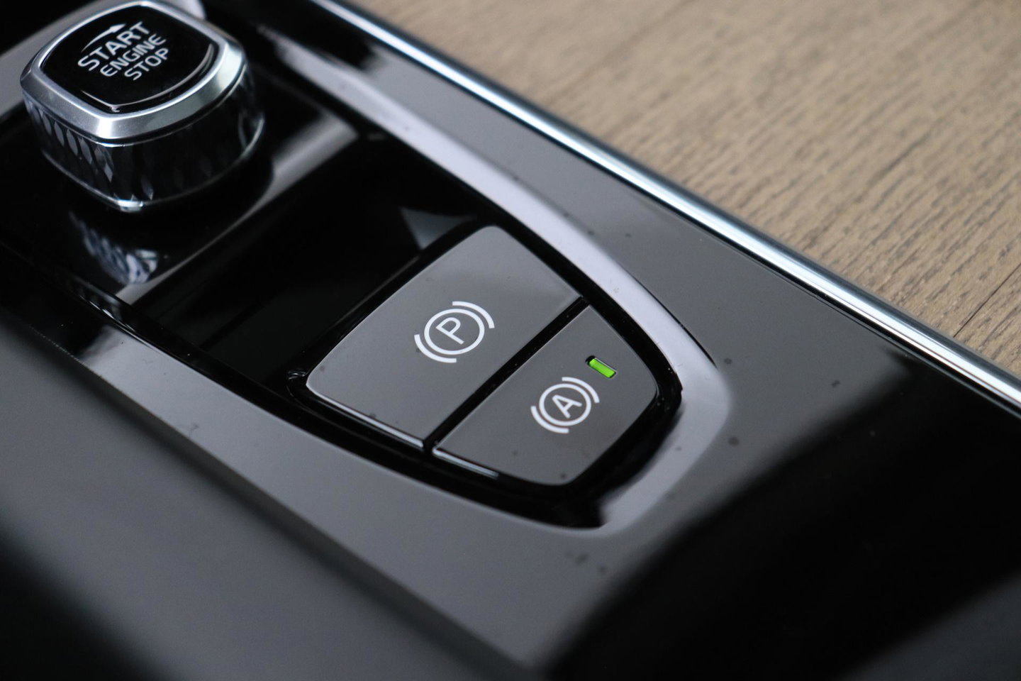 Volvo XC60 T8 Plug-in hybrid Plus Dark | ACC | Harman/Kardon | Panoramadak | Head-Up | Memory | Stoelventilatie