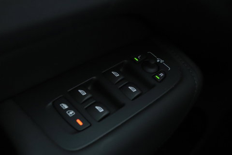 Volvo XC60 T8 Plug-in hybrid Plus Dark | ACC | Harman/Kardon | Panoramadak | Head-Up | Memory | Stoelventilatie