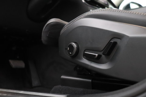 Volvo XC60 T8 Plug-in hybrid Plus Dark | ACC | Harman/Kardon | Panoramadak | Head-Up | Memory | Stoelventilatie