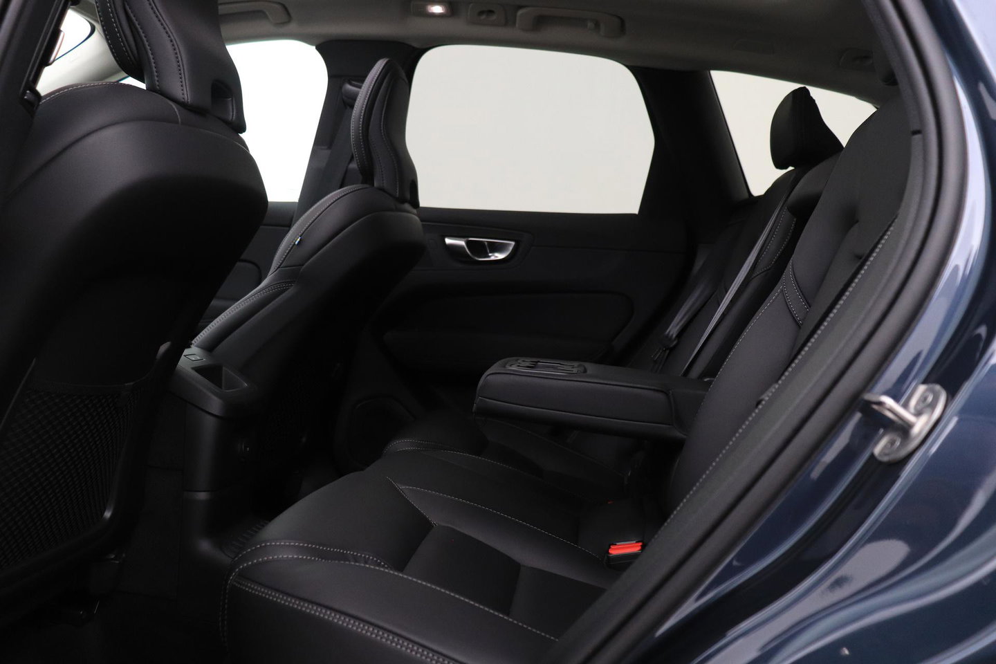 Volvo XC60 T8 Plug-in hybrid Plus Dark | ACC | Harman/Kardon | Panoramadak | Head-Up | Memory | Stoelventilatie