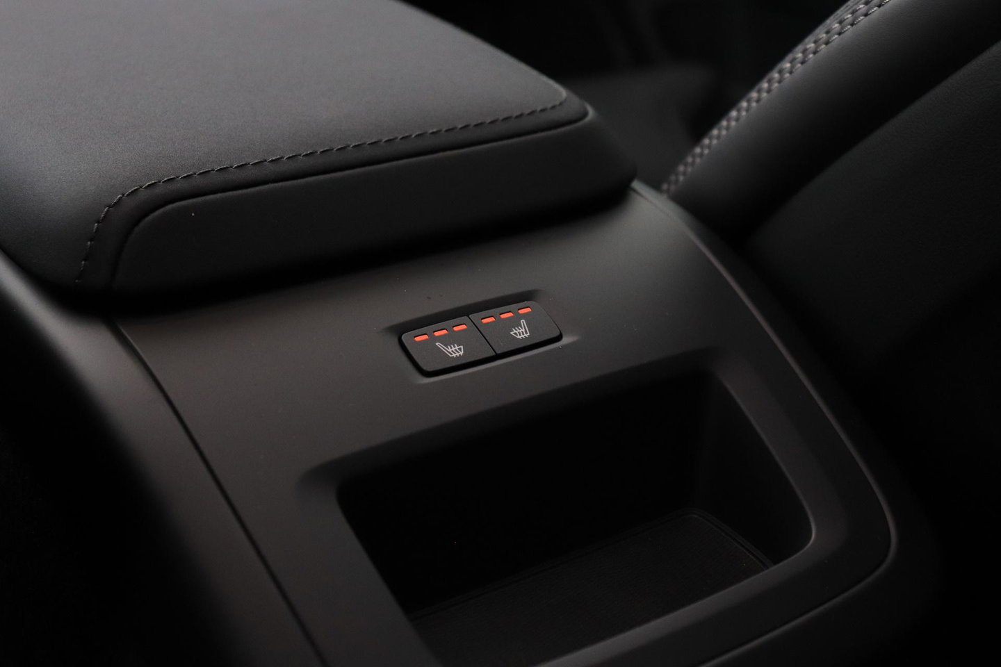Volvo XC60 T8 Plug-in hybrid Plus Dark | ACC | Harman/Kardon | Panoramadak | Head-Up | Memory | Stoelventilatie