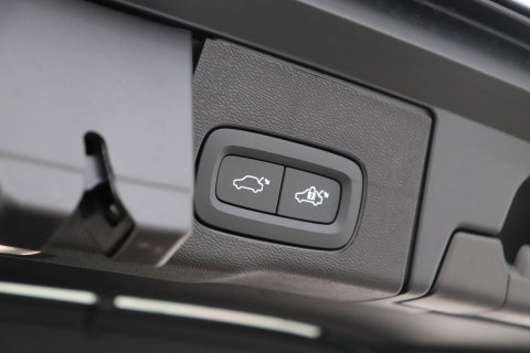 Volvo XC60 T8 Plug-in hybrid Plus Dark | ACC | Harman/Kardon | Panoramadak | Head-Up | Memory | Stoelventilatie