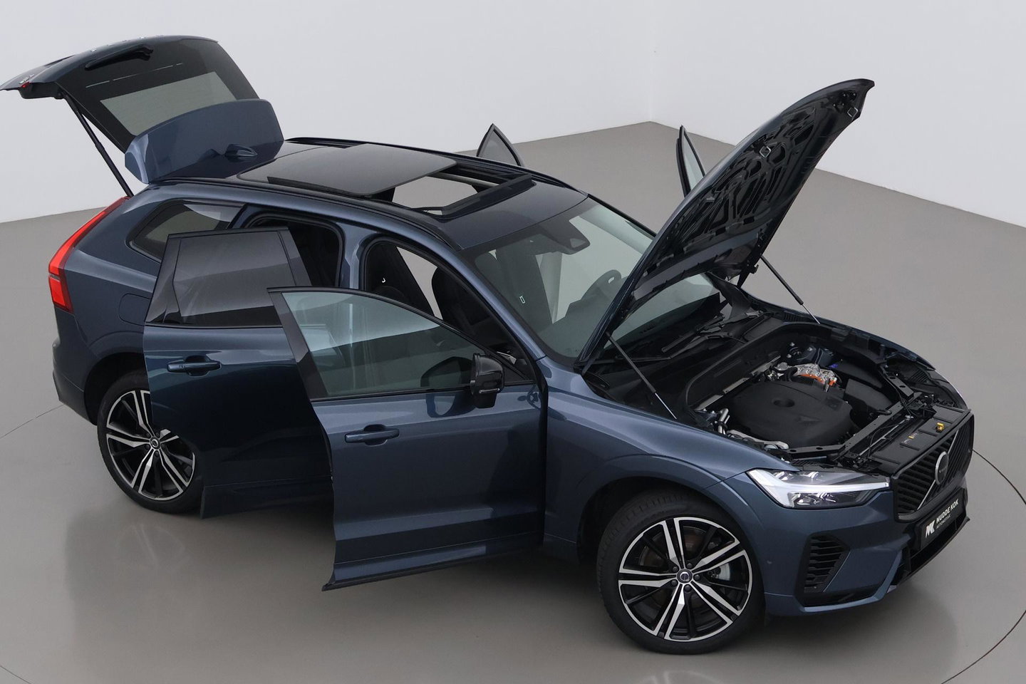 Volvo XC60 T8 Plug-in hybrid Plus Dark | ACC | Harman/Kardon | Panoramadak | Head-Up | Memory | Stoelventilatie