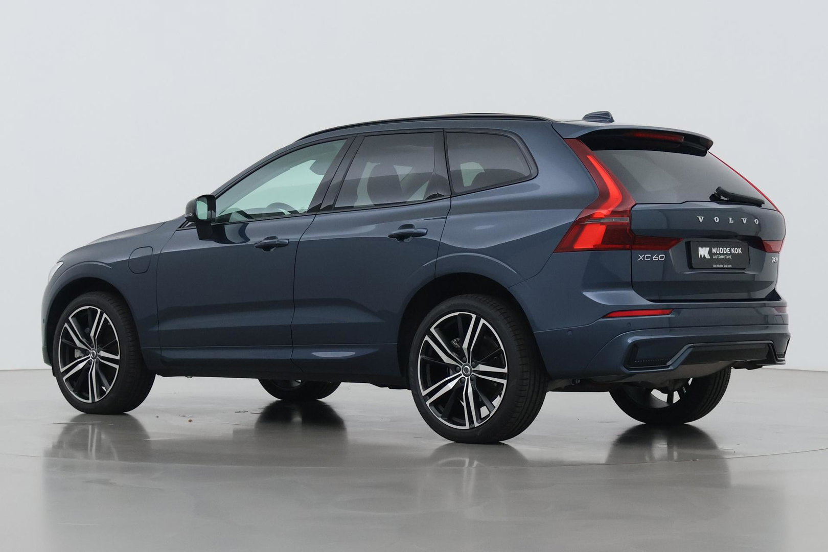 Volvo XC60 T8 Plug-in hybrid Plus Dark | ACC | Harman/Kardon | Panoramadak | Head-Up | Memory | Stoelventilatie