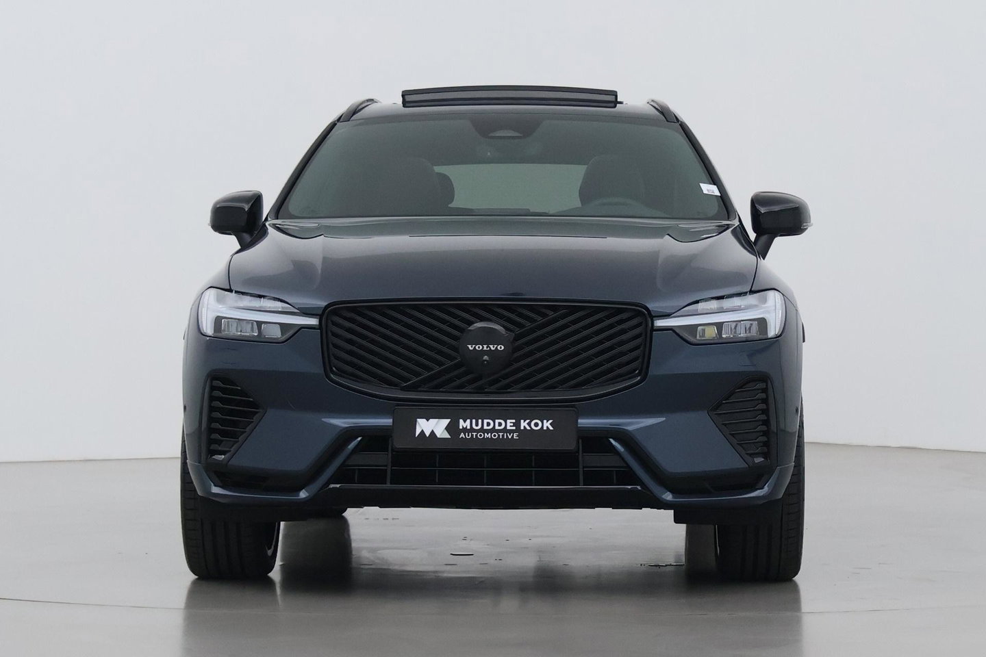 Volvo XC60 2.0 T6 Plug-in hybrid AWD Plus Black Edition | Harman/Kardon | Panoramadak | Pilot Assist | 21 Inch
