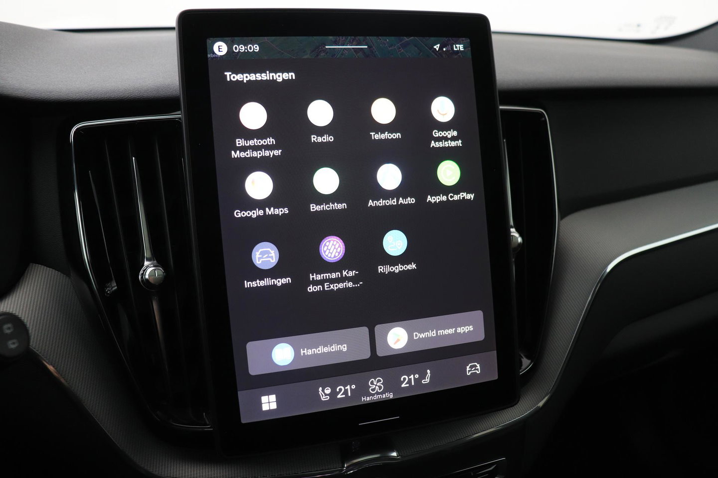 Volvo XC60 2.0 T6 Plug-in hybrid AWD Plus Black Edition | Harman/Kardon | Panoramadak | Pilot Assist | 21 Inch