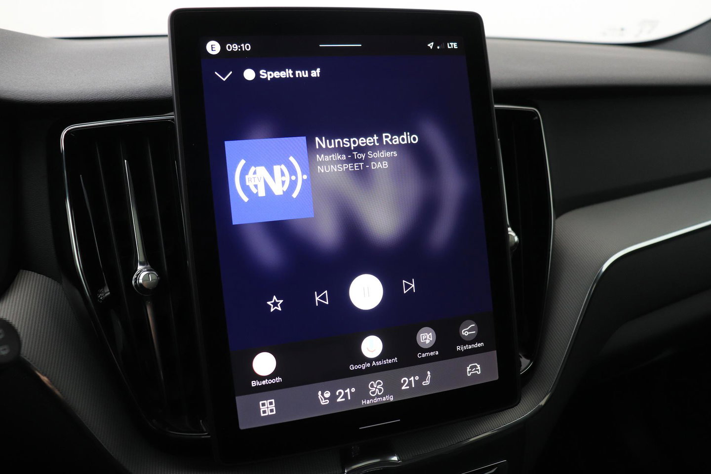 Volvo XC60 2.0 T6 Plug-in hybrid AWD Plus Black Edition | Harman/Kardon | Panoramadak | Pilot Assist | 21 Inch