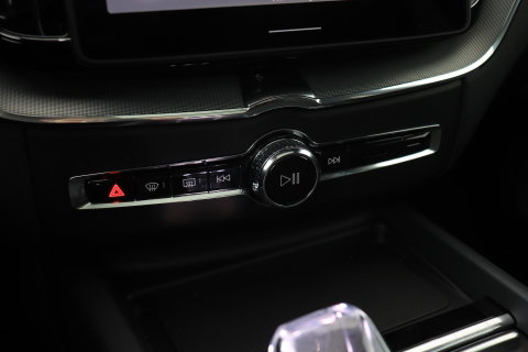Volvo XC60 2.0 T6 Plug-in hybrid AWD Plus Black Edition | Harman/Kardon | Panoramadak | Pilot Assist | 21 Inch