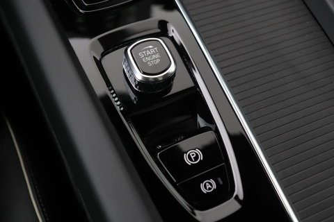 Volvo XC60 2.0 T6 Plug-in hybrid AWD Plus Black Edition | Harman/Kardon | Panoramadak | Pilot Assist | 21 Inch