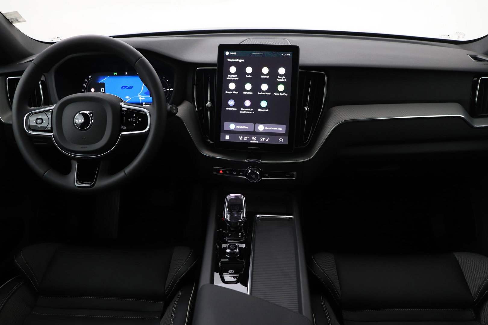 Volvo XC60 2.0 T6 Plug-in hybrid AWD Plus Black Edition | Harman/Kardon | Panoramadak | Pilot Assist | 21 Inch