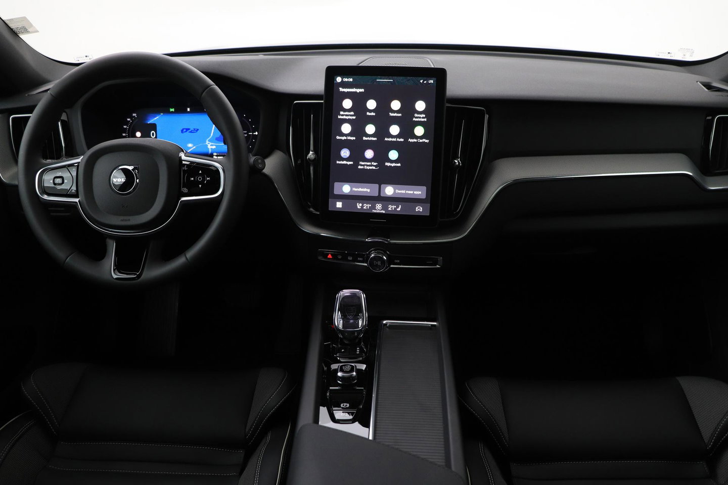 Volvo XC60 2.0 T6 Plug-in hybrid AWD Plus Black Edition | Harman/Kardon | Panoramadak | Pilot Assist | 21 Inch