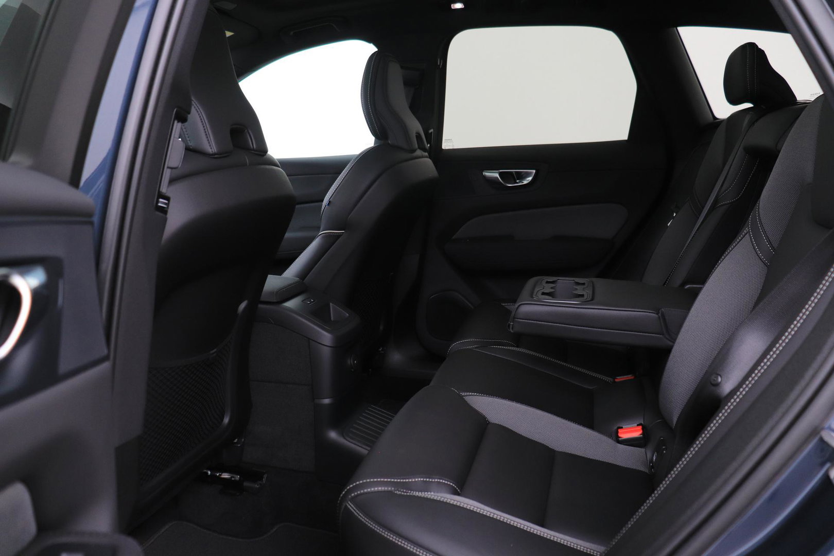 Volvo XC60 2.0 T6 Plug-in hybrid AWD Plus Black Edition | Harman/Kardon | Panoramadak | Pilot Assist | 21 Inch