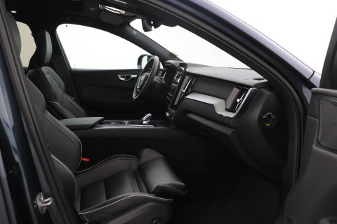 Volvo XC60 2.0 T6 Plug-in hybrid AWD Plus Black Edition | Harman/Kardon | Panoramadak | Pilot Assist | 21 Inch