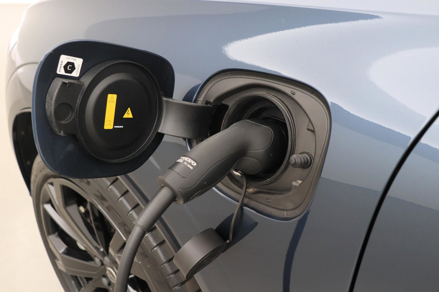 Volvo XC60 2.0 T6 Plug-in hybrid AWD Plus Black Edition | Harman/Kardon | Panoramadak | Pilot Assist | 21 Inch