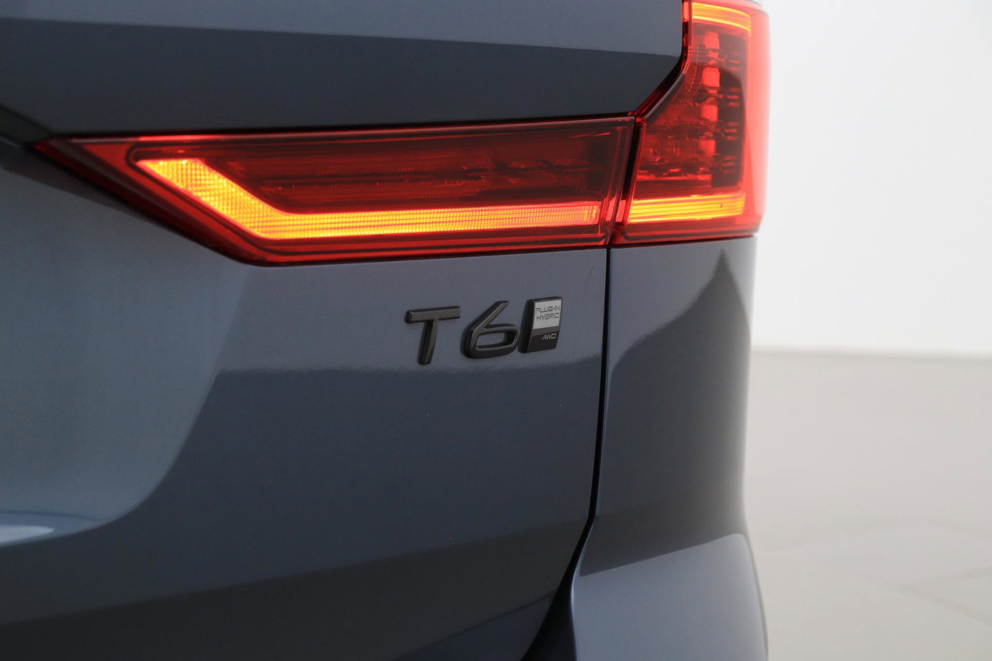 Volvo XC60 2.0 T6 Plug-in hybrid AWD Plus Black Edition | Harman/Kardon | Panoramadak | Pilot Assist | 21 Inch