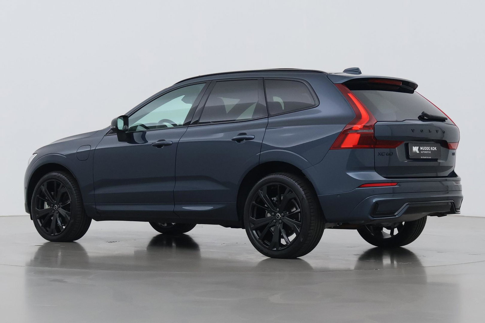 Volvo XC60 2.0 T6 Plug-in hybrid AWD Plus Black Edition | Harman/Kardon | Panoramadak | Pilot Assist | 21 Inch