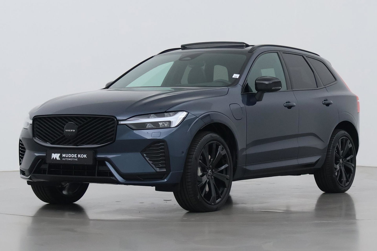 Volvo XC60 2.0 T6 Plug-in hybrid AWD Plus Black Edition | Harman/Kardon | Panoramadak | Pilot Assist | 21 Inch