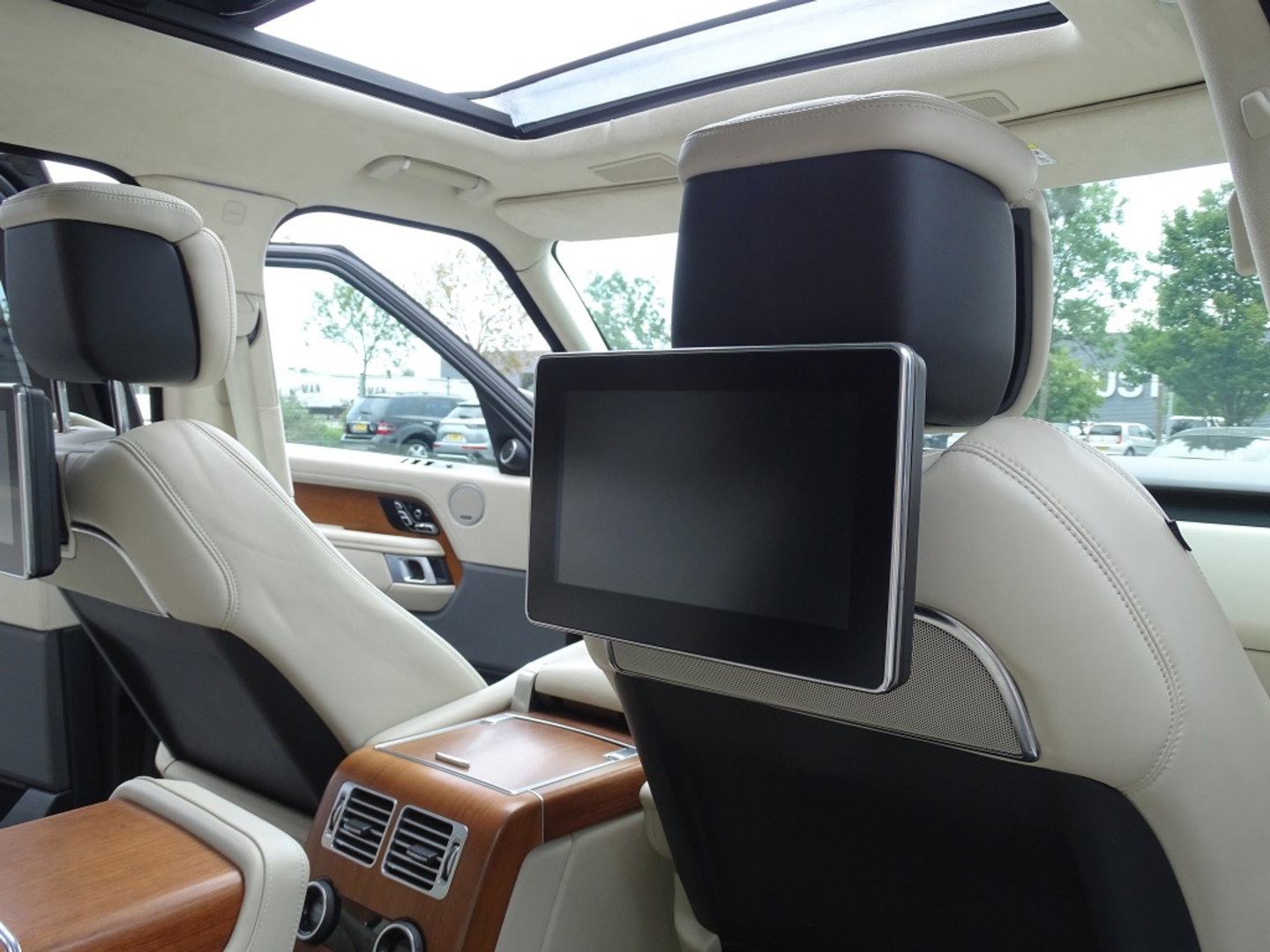 Land Rover Range Rover P400e Vogue 404PK Autobiography / LWB / SVO / Meridian / TV's / alcanatara