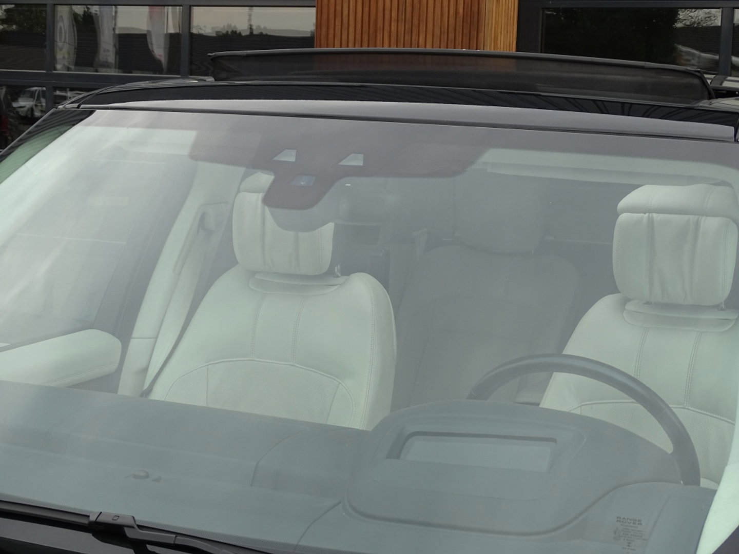 Land Rover Range Rover P400e Vogue 404PK Autobiography / LWB / SVO / Meridian / TV's / alcanatara