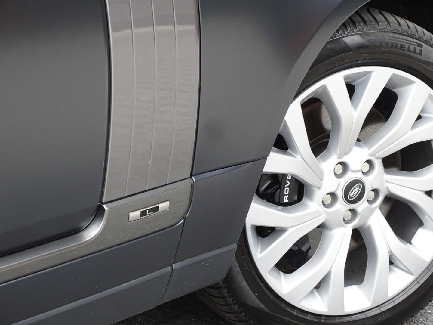 Land Rover Range Rover P400e Vogue 404PK Autobiography / LWB / SVO / Meridian / TV's / alcanatara