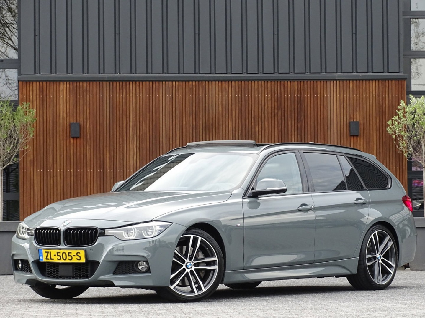BMW 3 Serie Touring 340i 327PK M-sport / individual / Harman Kardon / ACC / Pano / Head-Up