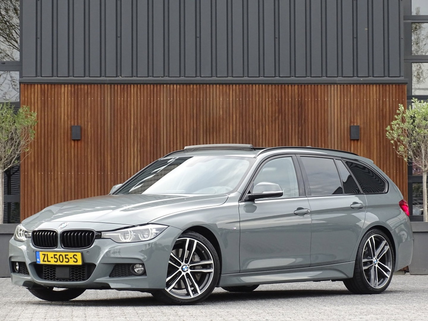 BMW 3 Serie Touring 340i 327PK M-sport / individual / Harman Kardon / ACC / Pano / Head-Up