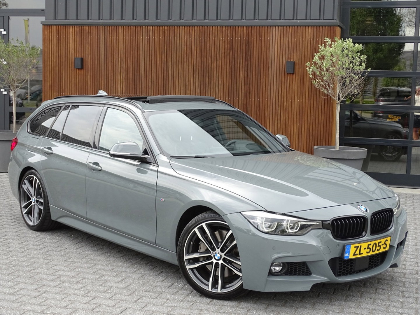 BMW 3 Serie Touring 340i 327PK M-sport / individual / Harman Kardon / ACC / Pano / Head-Up