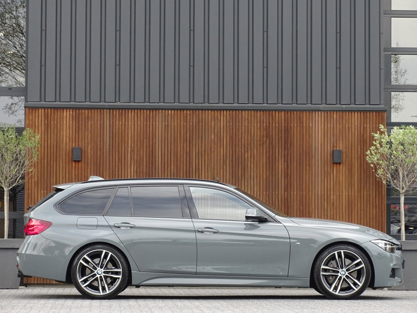 BMW 3 Serie Touring 340i 327PK M-sport / individual / Harman Kardon / ACC / Pano / Head-Up