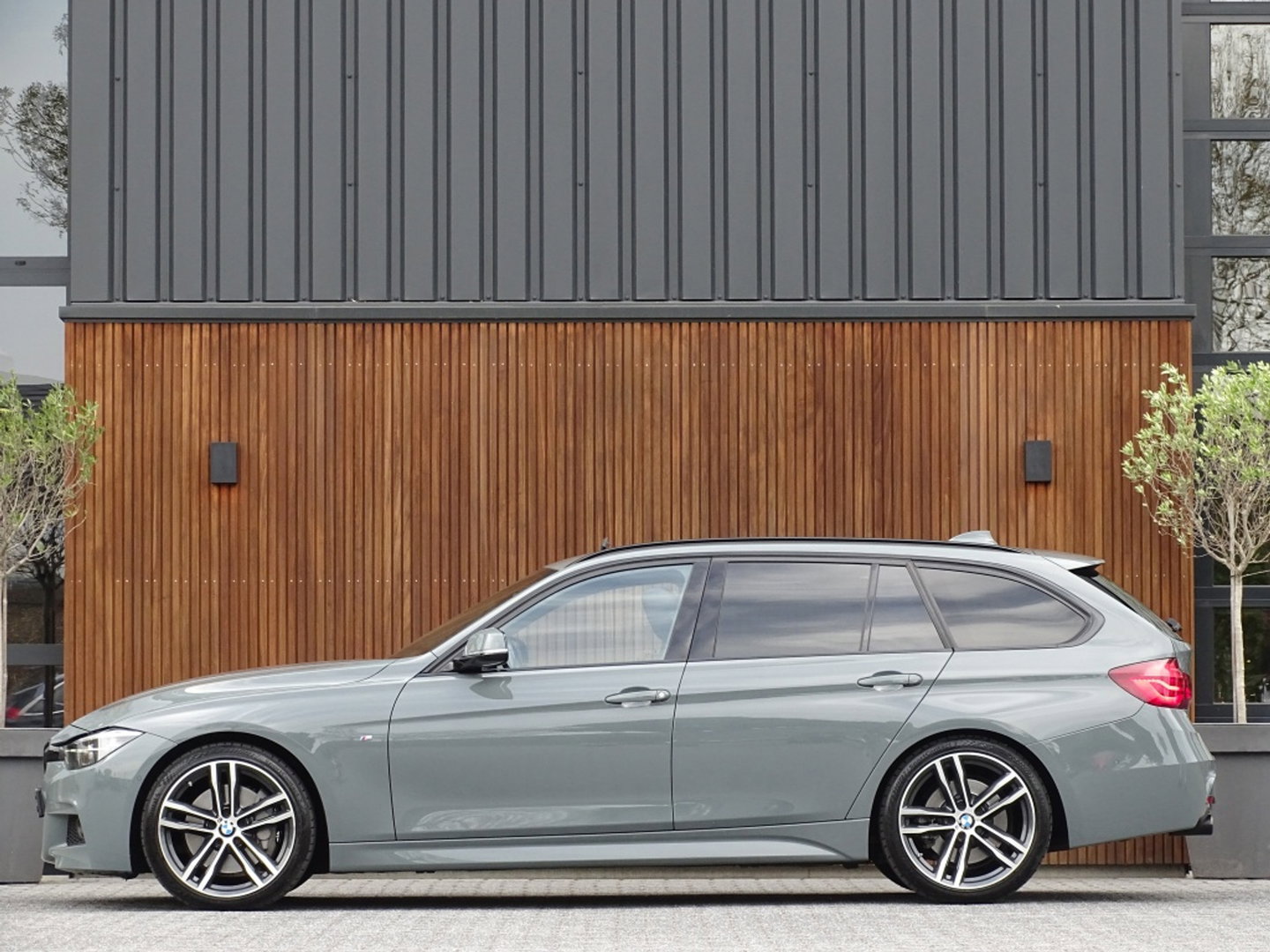 BMW 3 Serie Touring 340i 327PK M-sport / individual / Harman Kardon / ACC / Pano / Head-Up